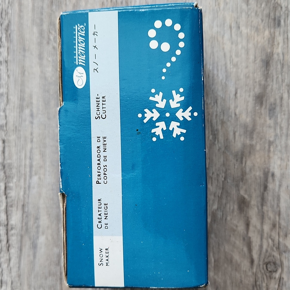 Creative Memories Snow Maker paper punch.